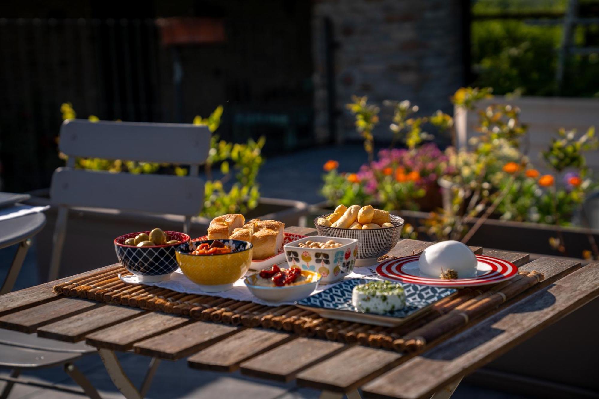 Bed and Breakfast Gilda E I Suoi Amici Neive Zewnętrze zdjęcie